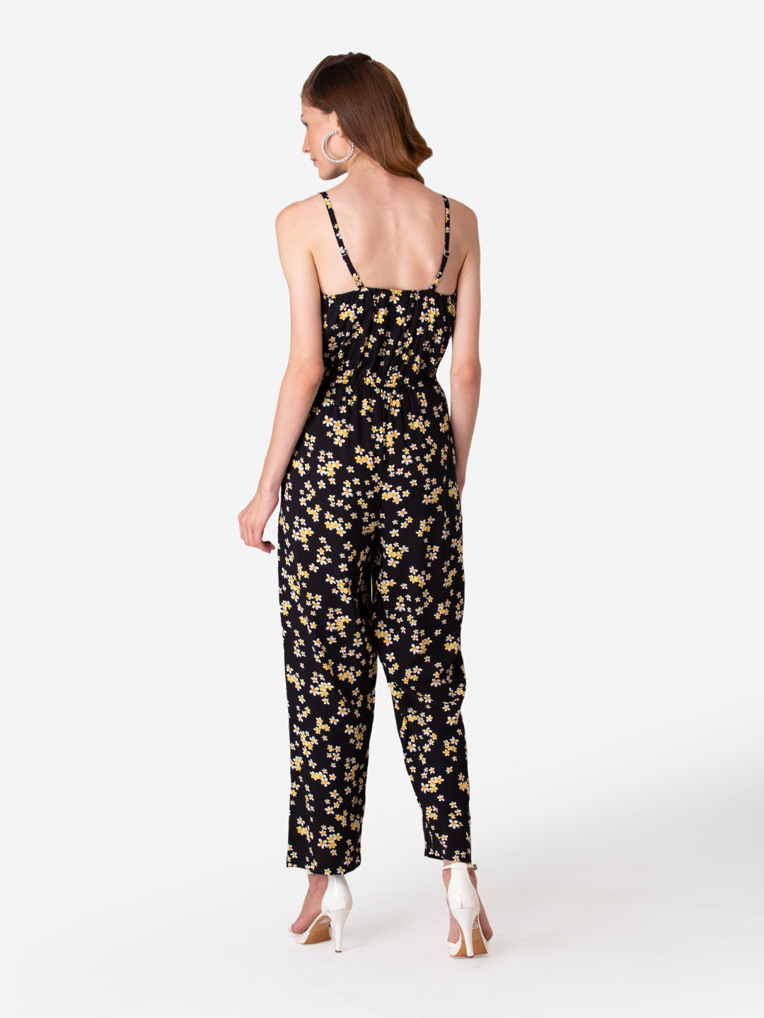 How to Wear Jumpsuits ? 16 Outfits & Styling Tips | Floral jumpsuit outfit,  Pretty jumpsuits, Fashion